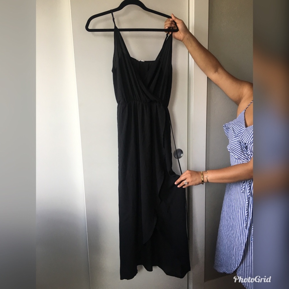 Black maxi dress w/ leg slit